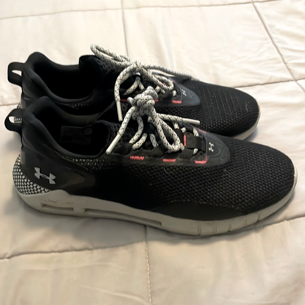 Under Armour men’s sneakers, size 8